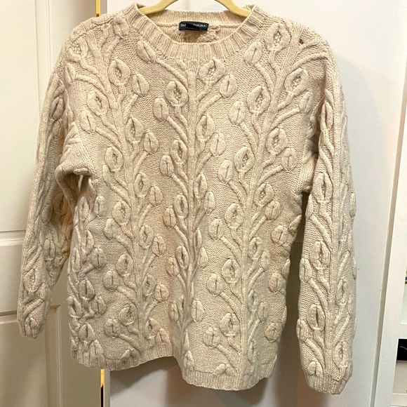 Classic and stylish wool sweater by Banana Republic- size S - Picture 1 of 6